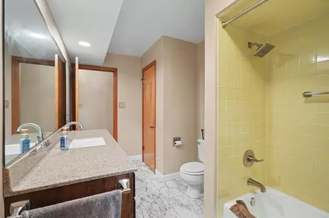 Bath - 1910 Augusta Dr, Champaign, IL 61821 photo 2 of 2