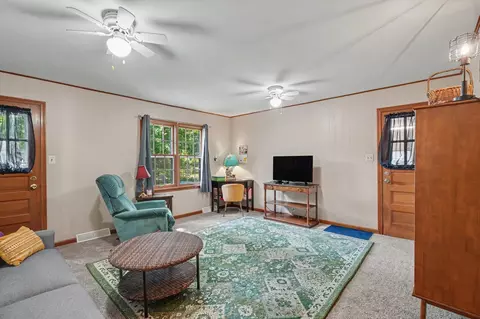 Living - 1910 Augusta Dr, Champaign, IL 61821 photo 4 of 6