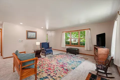 Living - 1910 Augusta Dr, Champaign, IL 61821 photo 3 of 6