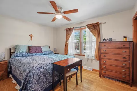 Bedroom - 1910 Augusta Dr, Champaign, IL 61821 photo 1 of 7