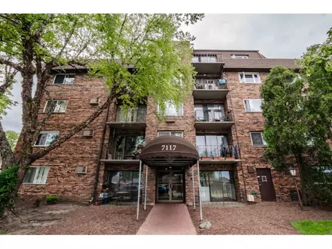 7117 W 93rd St #105, Oak Lawn, IL 60453