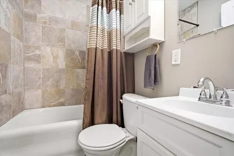 Bath - 803 Osage St, Normal, IL 61761 photo 1 of 2