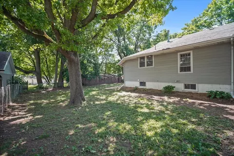 Exterior - 803 Osage St, Normal, IL 61761 photo 5 of 6
