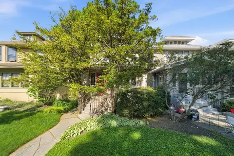 704 Clarence Ave, Oak Park, IL 60304
