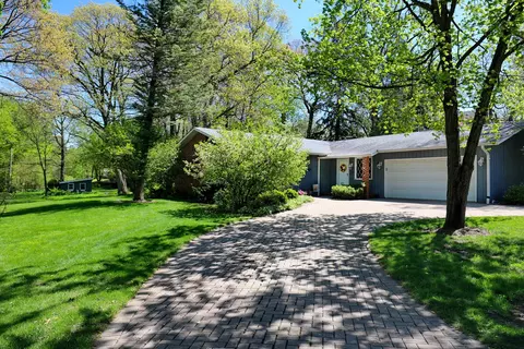 1 Sunset Ave, West Chicago, IL 60185