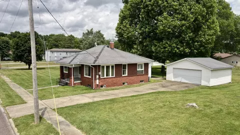 606 S Monroe St, West Frankfort, IL 62896