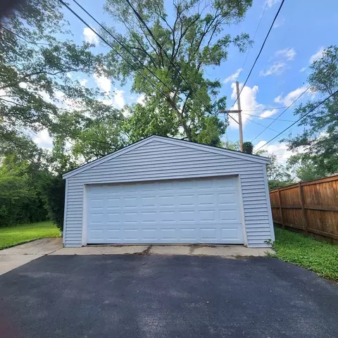 208 Albert Ter, Wheeling, IL 60090 photo 15