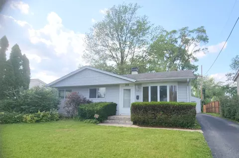 208 Albert Ter, Wheeling, IL 60090