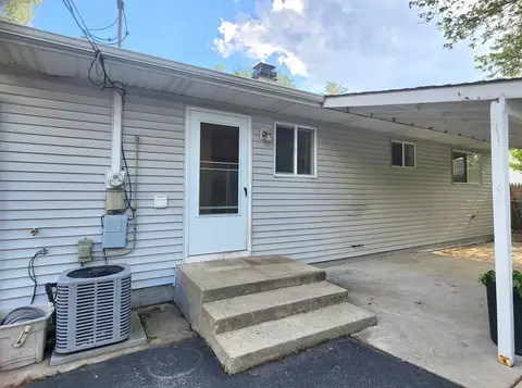 208 Albert Ter, Wheeling, IL 60090 photo 14