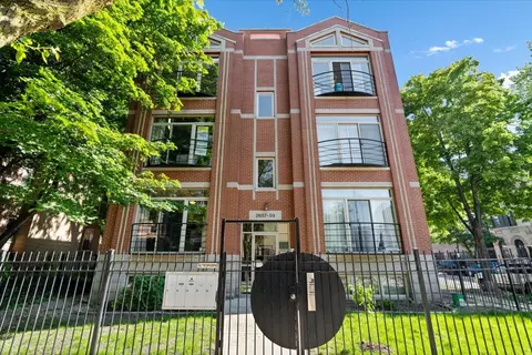 2657 W Thomas St #1E, Chicago, IL 60622