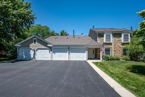 22 Superior Ct #M1, Schaumburg, IL 60193