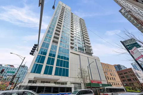 757 N Orleans St #710, Chicago, IL 60654