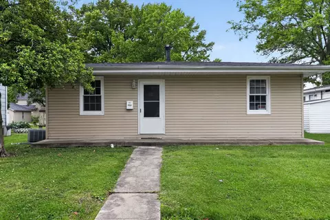 812 N 5th St, Breese, IL 62230