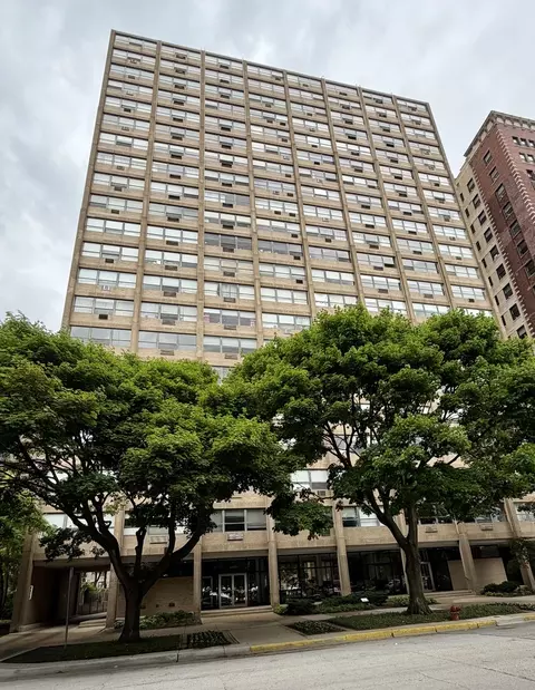 5530 S South Shore Dr #6B, Chicago, IL 60637