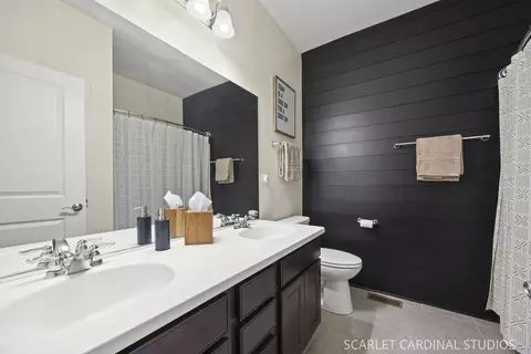 Bath - 2231 Lundquist Dr, Aurora, IL 60503 photo 3 of 3