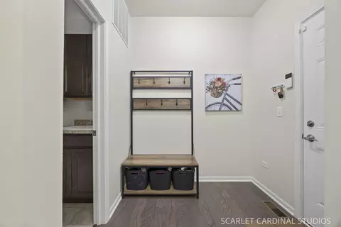 Entry Way - 2231 Lundquist Dr, Aurora, IL 60503 photo 2 of 2