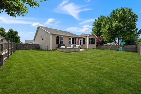 Exterior - 2231 Lundquist Dr, Aurora, IL 60503 photo 2 of 2