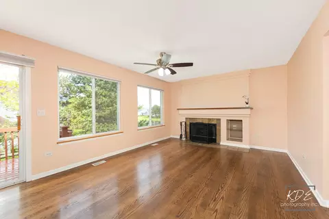 Living - 21302 W Monterrey Dr, Plainfield, IL 60544 photo 9 of 10