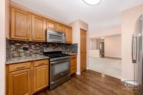 Kitchen - 21302 W Monterrey Dr, Plainfield, IL 60544 photo 2 of 7
