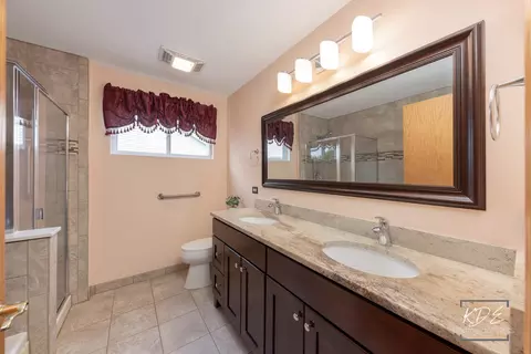 Bath - 21302 W Monterrey Dr, Plainfield, IL 60544 photo 1 of 4