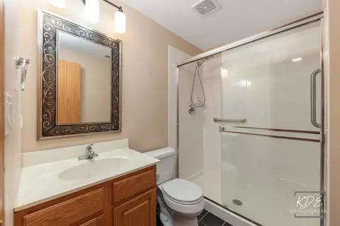 Bath - 21302 W Monterrey Dr, Plainfield, IL 60544 photo 4 of 4