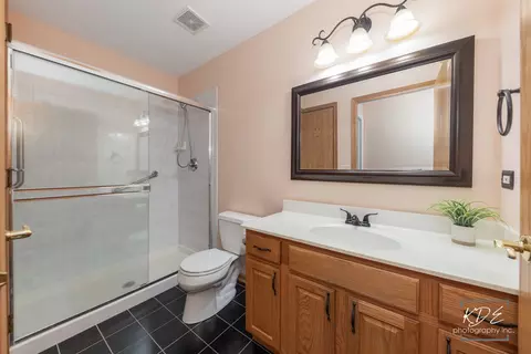 Bath - 21302 W Monterrey Dr, Plainfield, IL 60544 photo 3 of 4