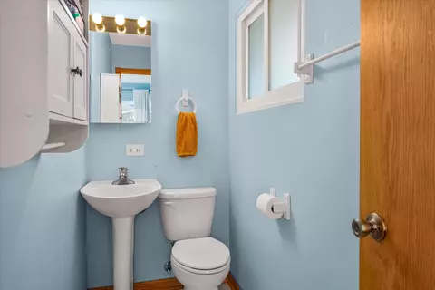 Bath - 14 Hampton Rd, Montgomery, IL 60538 photo 3 of 3