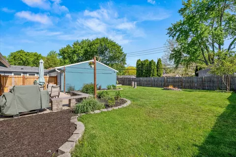 Exterior - 14 Hampton Rd, Montgomery, IL 60538 photo 10 of 11