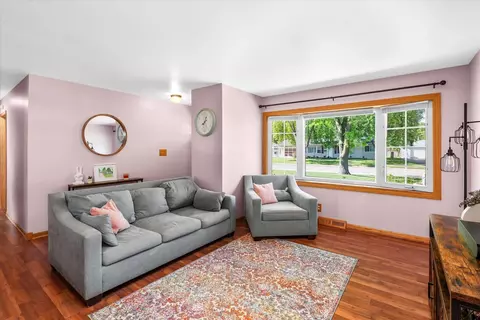 Living - 14 Hampton Rd, Montgomery, IL 60538 photo 1 of 1