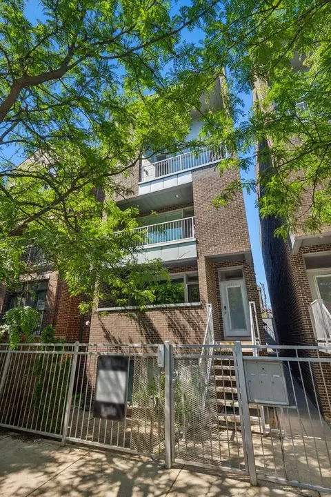 1536 W Walton St #3, Chicago, IL 60642