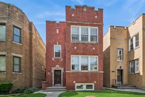 4831 Wright Ter, Skokie, IL 60077