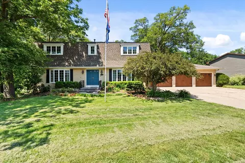 10 Oak Grove Rd, Geneseo, IL 61254