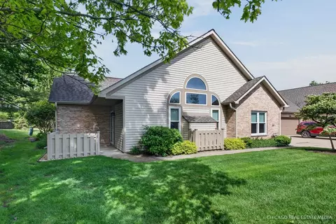 171 Canterbury Ct #171, Bloomingdale, IL 60108