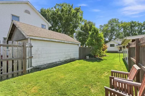 Exterior - 626 E Division St, Lockport, IL 60441 photo 12 of 30