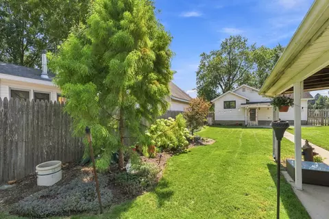 Exterior - 626 E Division St, Lockport, IL 60441 photo 19 of 30
