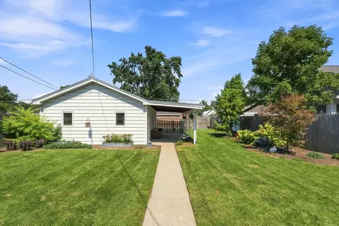 Exterior - 626 E Division St, Lockport, IL 60441 photo 11 of 30