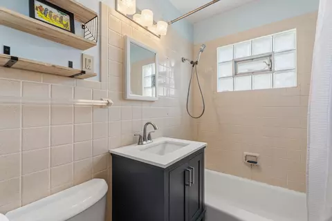 Bath - 626 E Division St, Lockport, IL 60441 photo 1 of 1