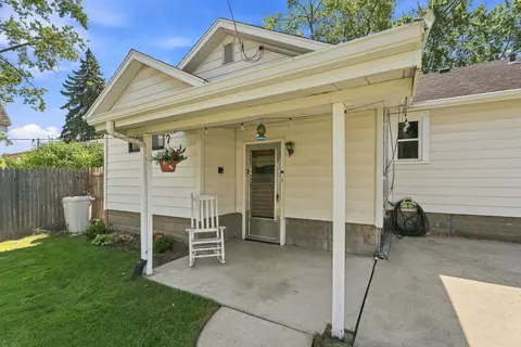 Exterior - 626 E Division St, Lockport, IL 60441 photo 8 of 30