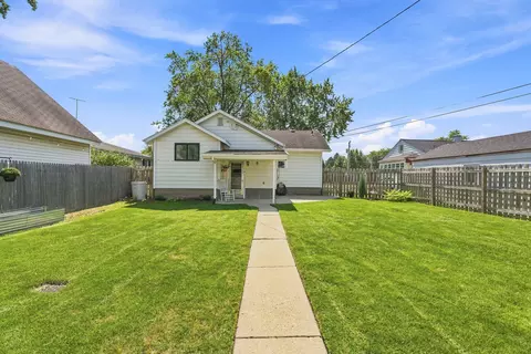 Exterior - 626 E Division St, Lockport, IL 60441 photo 7 of 30