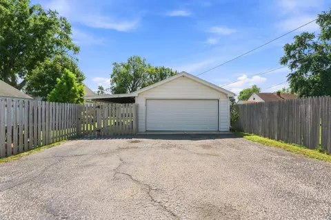Exterior - 626 E Division St, Lockport, IL 60441 photo 25 of 30