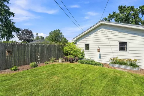Exterior - 626 E Division St, Lockport, IL 60441 photo 20 of 30