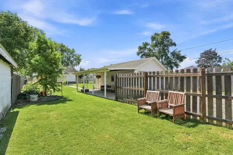Exterior - 626 E Division St, Lockport, IL 60441 photo 13 of 30