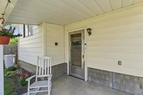 Exterior - 626 E Division St, Lockport, IL 60441 photo 9 of 30