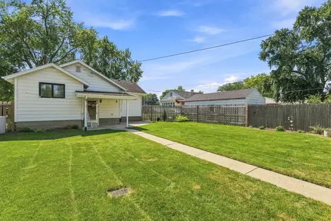 Exterior - 626 E Division St, Lockport, IL 60441 photo 21 of 30