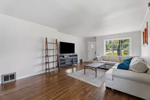 Living - 626 E Division St, Lockport, IL 60441 photo 1 of 3