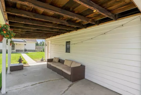 Exterior - 626 E Division St, Lockport, IL 60441 photo 16 of 30
