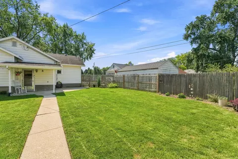 Exterior - 626 E Division St, Lockport, IL 60441 photo 23 of 30