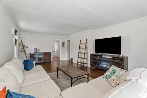 Living - 626 E Division St, Lockport, IL 60441 photo 3 of 3