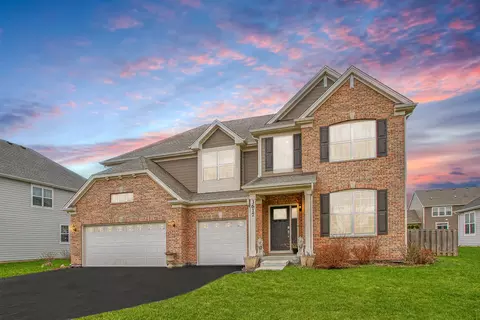 3617 Emerald Rd, Elgin, IL 60124