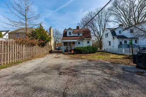 Exterior - 410 Repton Rd, Riverside, IL 60546 photo 7 of 11